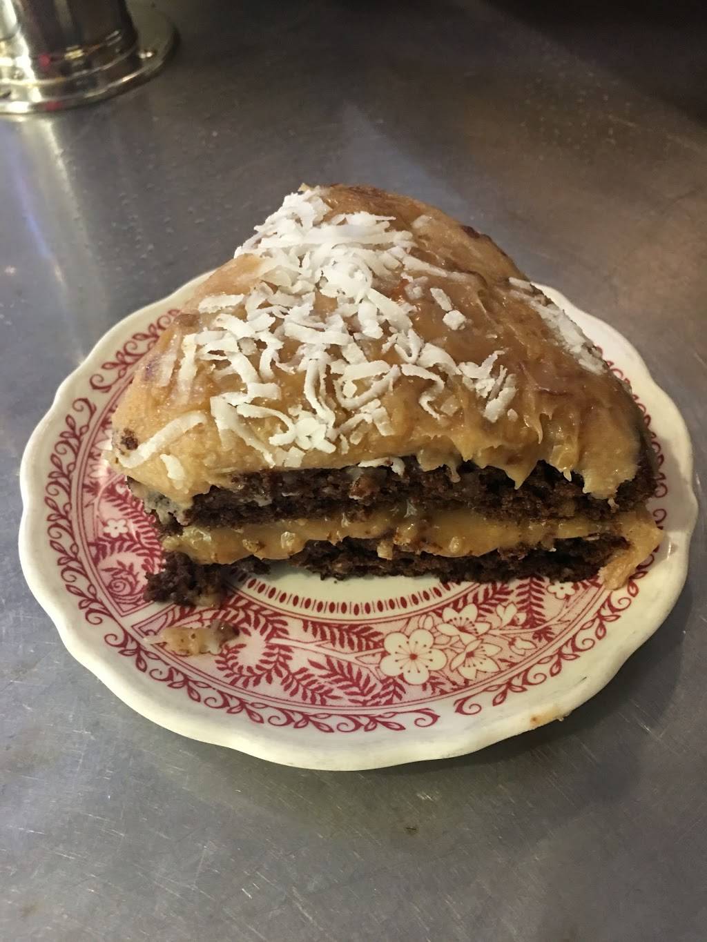 T Js Roadhouse | restaurant | 520 S Auburn St, Colfax, CA 95713, USA | 5303461040 OR +1 530-346-1040