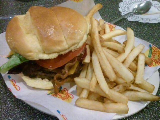 Johnny Rockets | restaurant | 400 S Baldwin Ave, Arcadia, CA 91007, USA | 6264620106 OR +1 626-462-0106