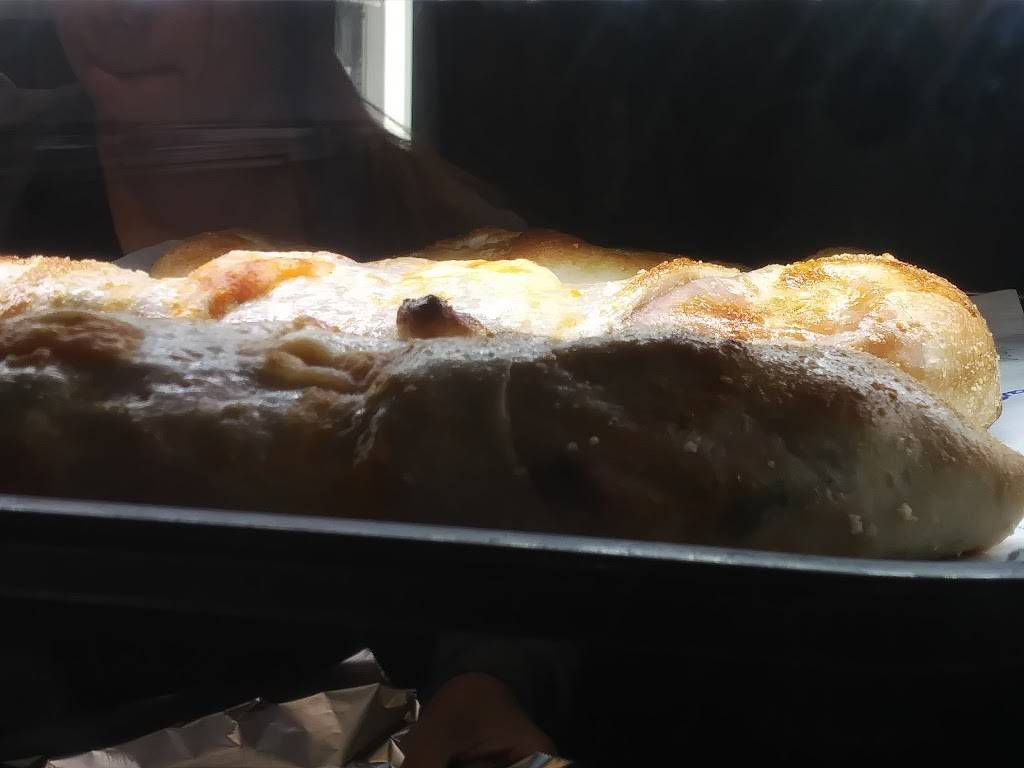 Primaveras Pizzeria & Restaurant | restaurant | 170 E Montauk Hwy, Lindenhurst, NY 11757, USA | 6319918118 OR +1 631-991-8118