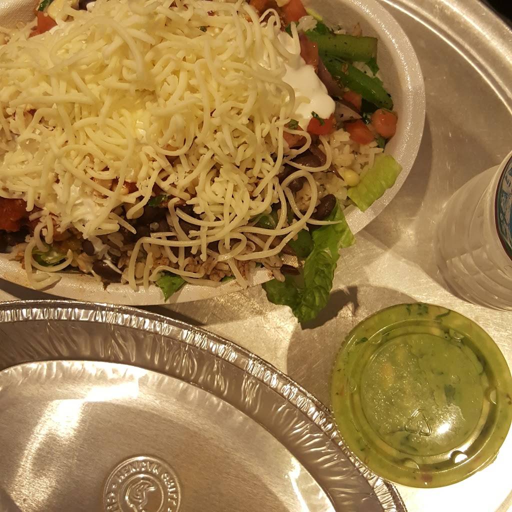 Chipotle Mexican Grill | restaurant | 11690 San Vicente Blvd, Los Angeles, CA 90049, USA | 4246524336 OR +1 424-652-4336