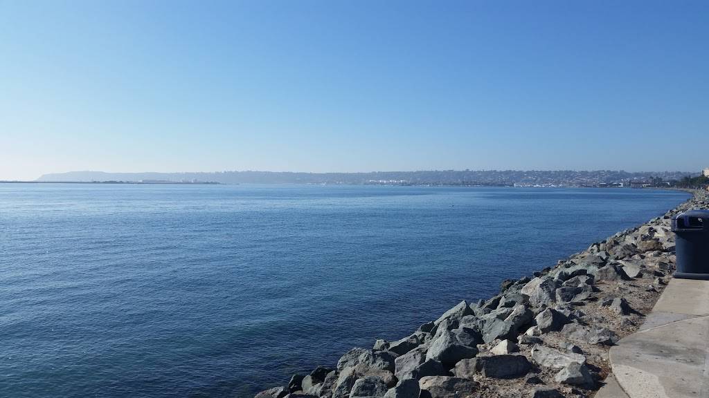 Papananis Deli | restaurant | 1450 Harbor Island Dr, San Diego, CA 92101, USA | 6192970273 OR +1 619-297-0273