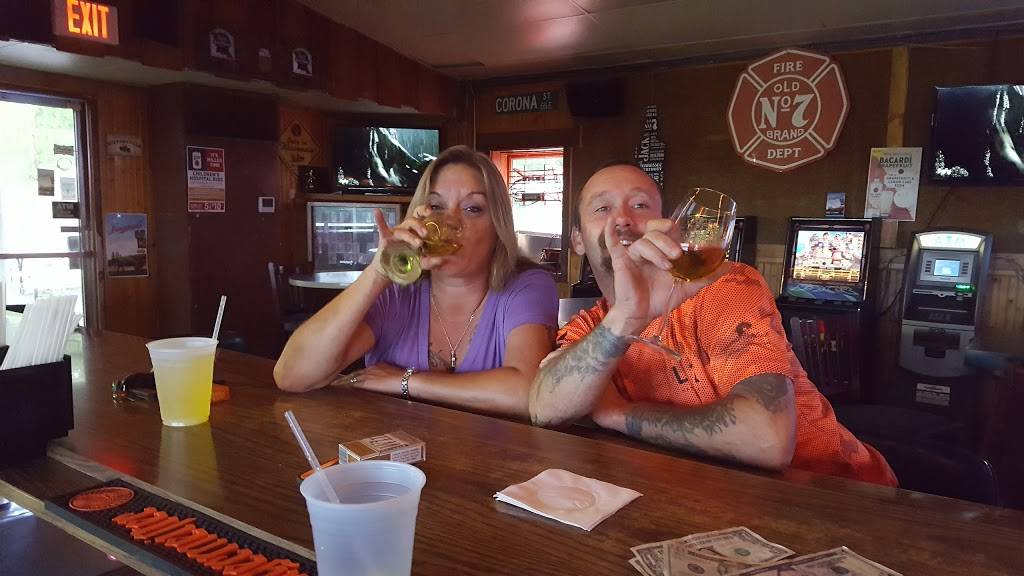 The PourHouse | restaurant | N5095 Hemlock St, Poynette, WI 53955, USA | 6086354343 OR +1 608-635-4343