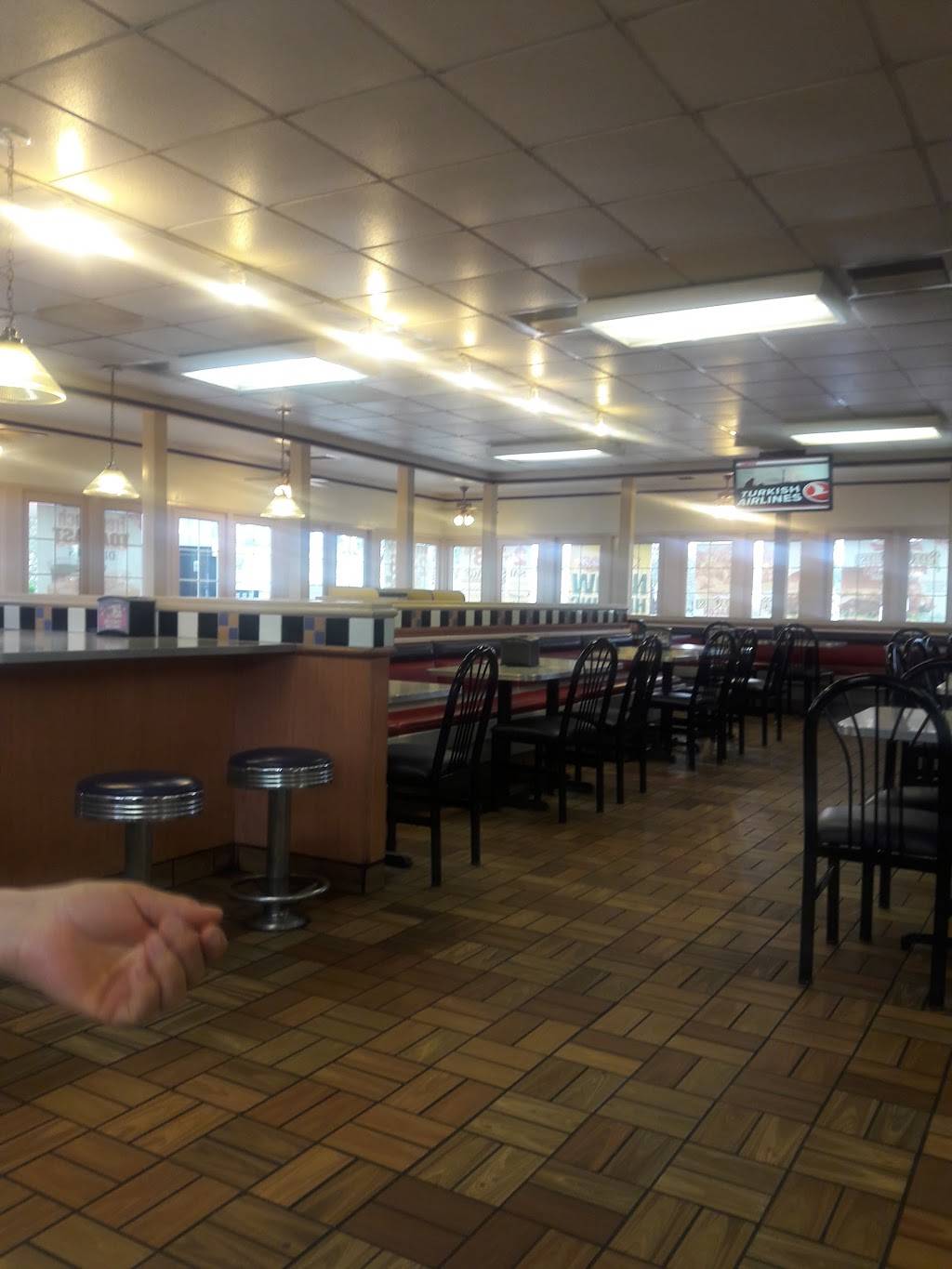 Carls Jr. | restaurant | 44515 Bedford Ct, Temecula, CA 92592, USA | 9516949196 OR +1 951-694-9196