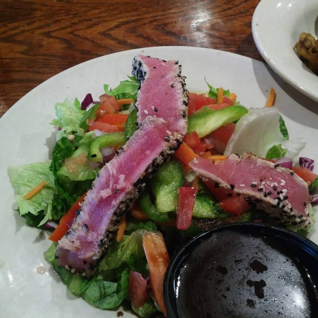 J. Henrys Restaurant | restaurant | 110 W College St, Griffin, GA 30224, USA | 6786881769 OR +1 678-688-1769