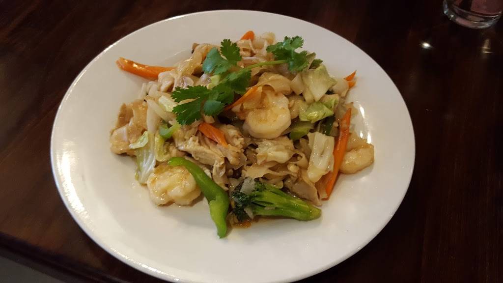 Mama Thai | restaurant | 200 Metairie-Hammond Hwy, Metairie, LA 70005, USA | 5042670040 OR +1 504-267-0040