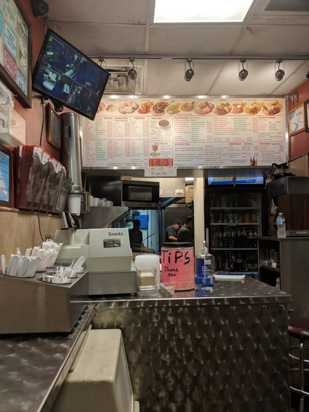 Taqueria Traspasada 2 | restaurant | 811 N Ashland Ave, Chicago, IL 60657, USA | 3128502069 OR +1 312-850-2069