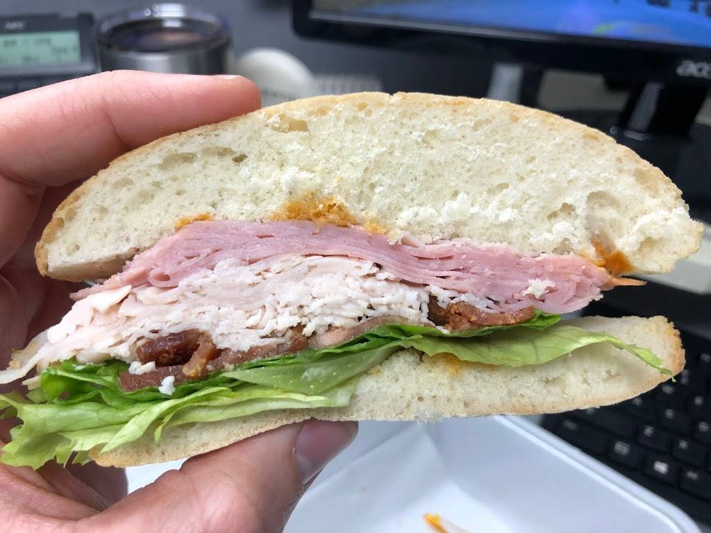 Manhattan Deli & Grill | cafe | 3310 W Big Beaver Rd #172, Troy, MI 48084, USA | 2484800338 OR +1 248-480-0338