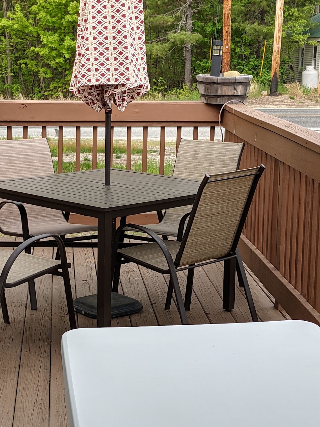 Gabby’s Roadhouse BBQ | restaurant | 1124 Roosevelt Trail, Naples, ME 04055, USA | 2076939075 OR +1 207-693-9075