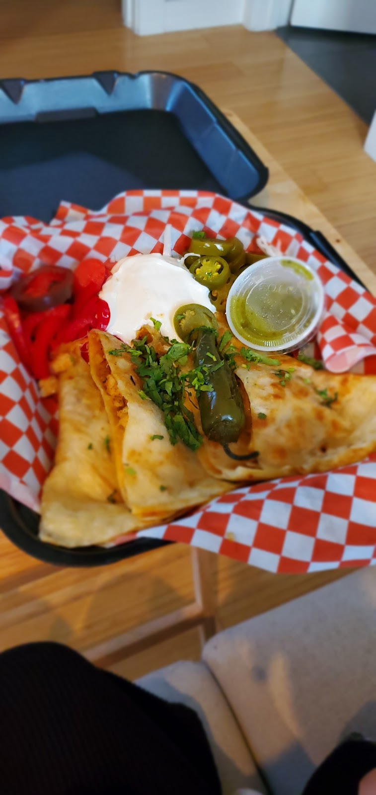 Victorinas House wings & more | restaurant | 9306 N Lamar Blvd Suite E-1, Austin, TX 78753, USA | 5129530505 OR +1 512-953-0505