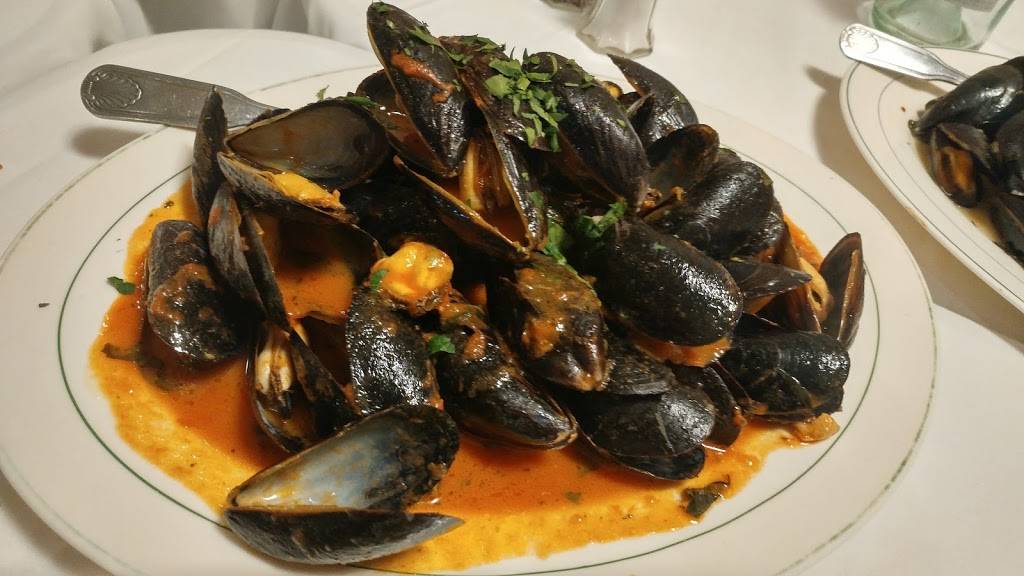 Ninos | restaurant | 1110 Hylan Blvd, Staten Island, NY 10305, USA | 7184483838 OR +1 718-448-3838