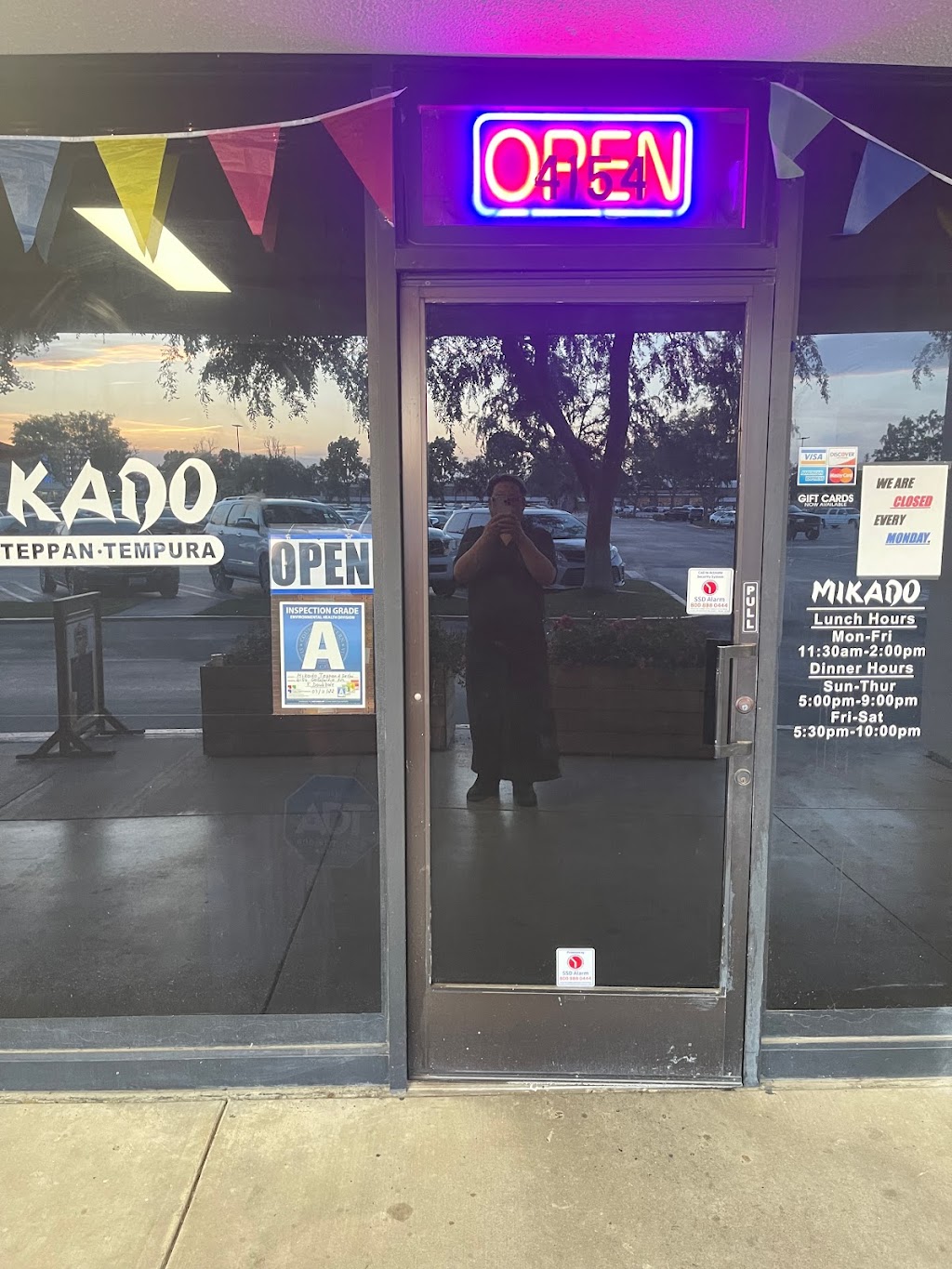 Mikado | restaurant | 4154 California Ave, Bakersfield, CA 93309, USA | 6617421122 OR +1 661-742-1122