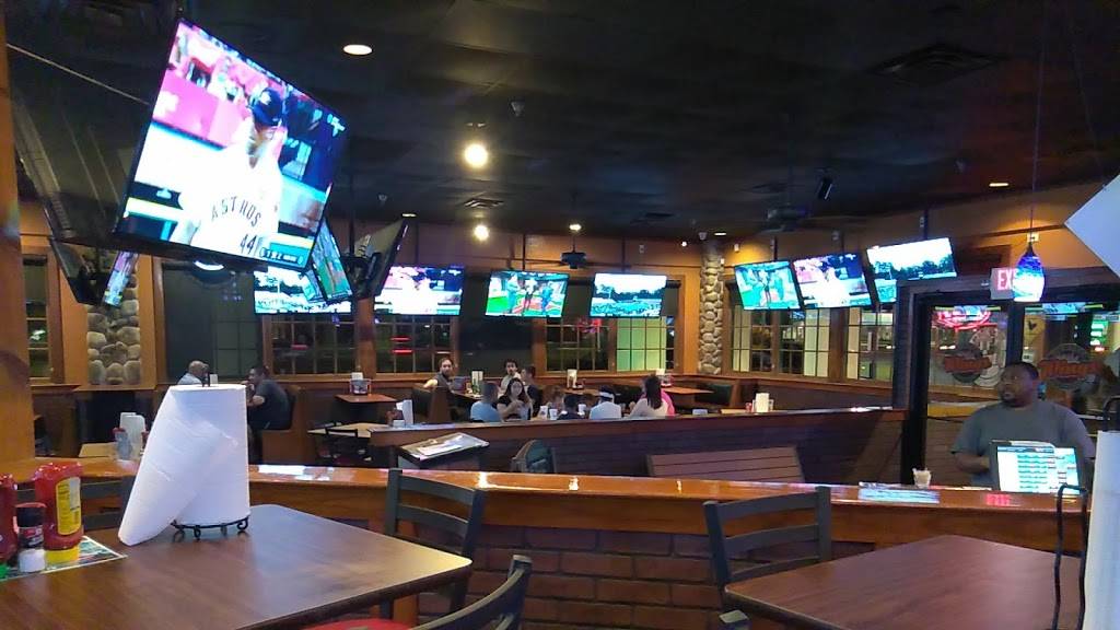 Big City Wings | restaurant | 10903 Jones Rd, Houston, TX 77065, USA | 8324785537 OR +1 832-478-5537