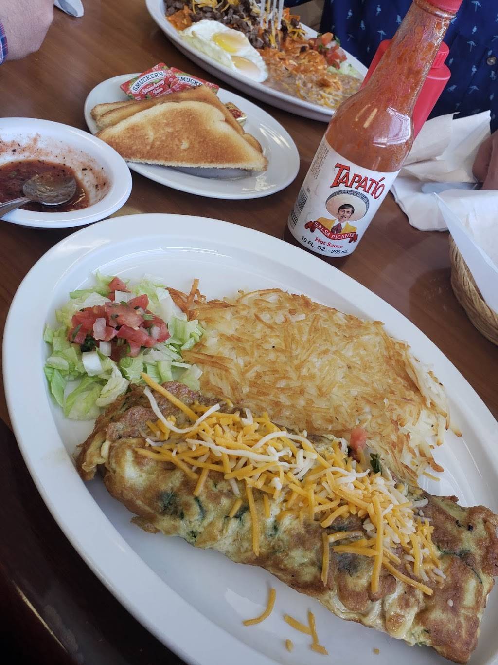 La Tarasca | restaurant | 82231 Indio Blvd, Indio, CA 92201, USA | 4422150123 OR +1 442-215-0123