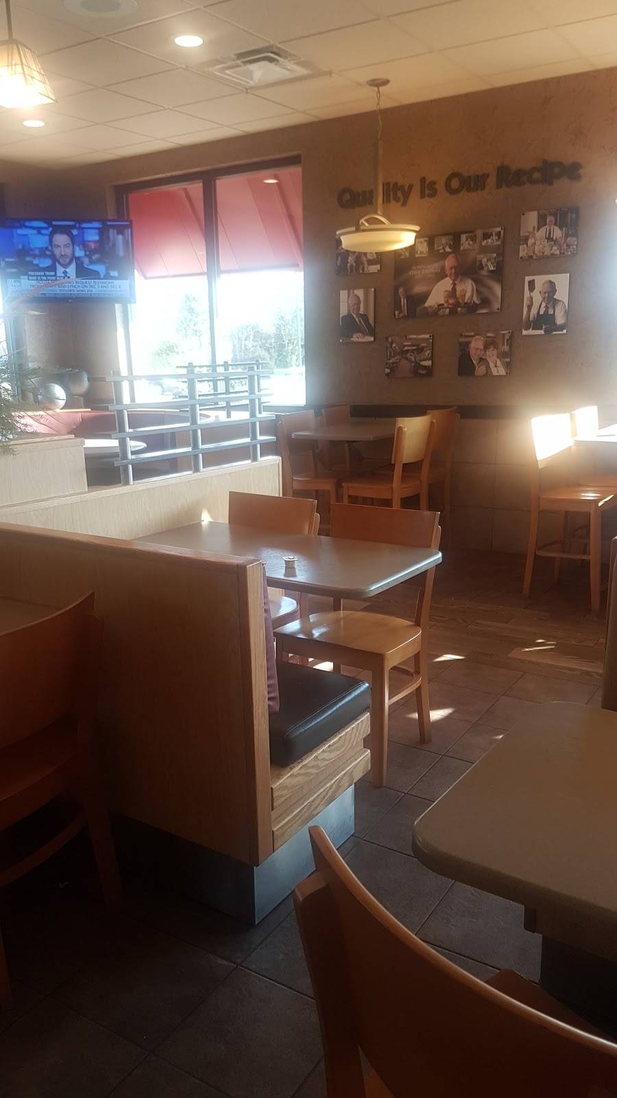 Wendys | restaurant | 1502 W McClain Ave, Scottsburg, IN 47170, USA | 8127521932 OR +1 812-752-1932