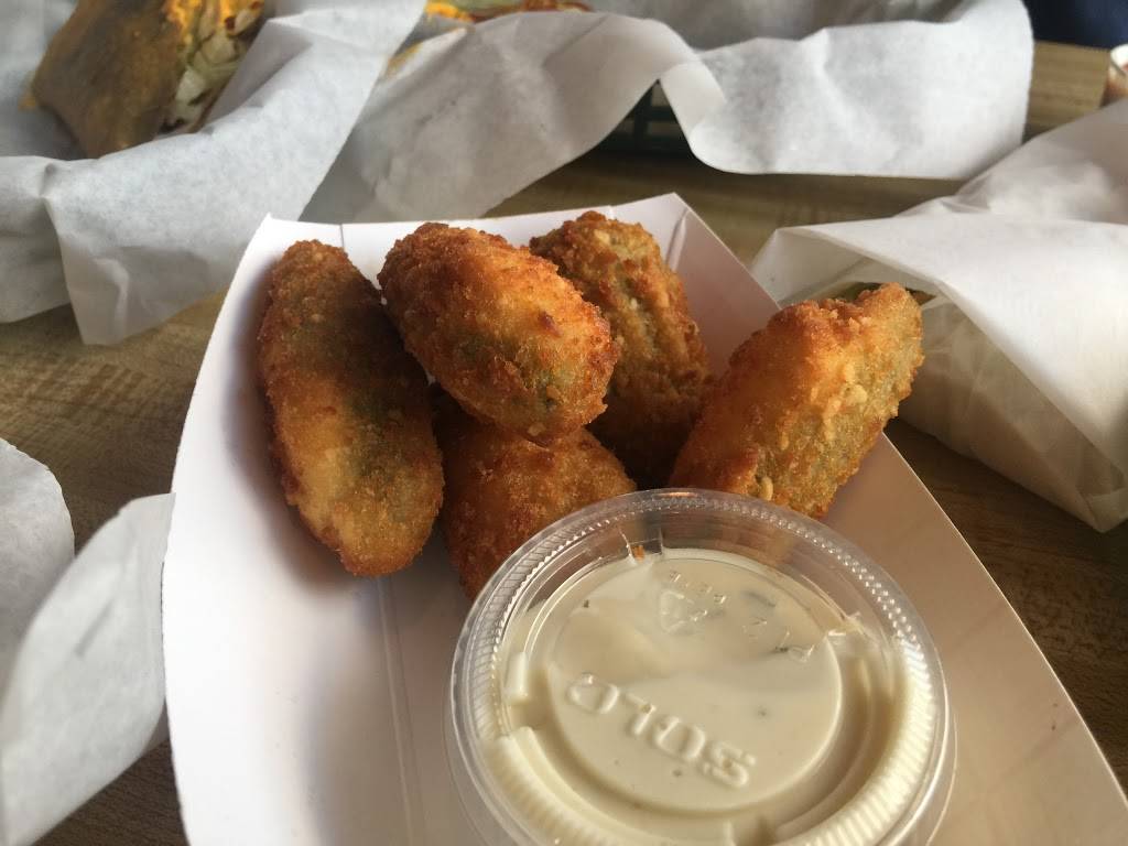 In-A-Tub | restaurant | 4000 N Oak Trafficway, Kansas City, MO 64116, USA | 8164522149 OR +1 816-452-2149