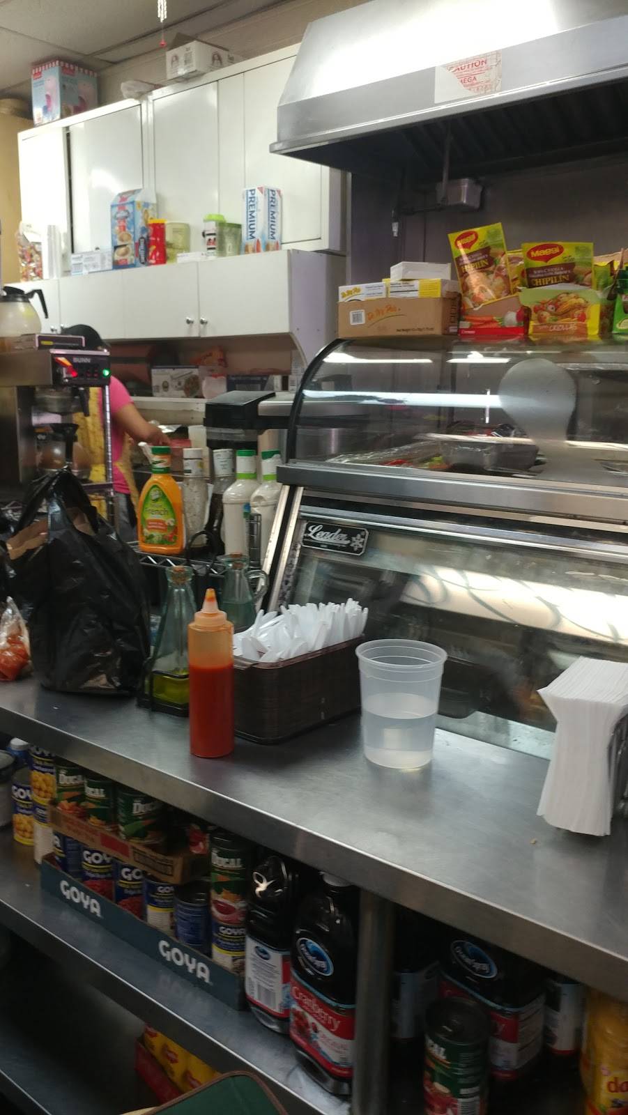 El Milagro Restaurant and Grocery | restaurant | 147-07 45th Ave, Flushing, NY 11355, USA | 7186611790 OR +1 718-661-1790