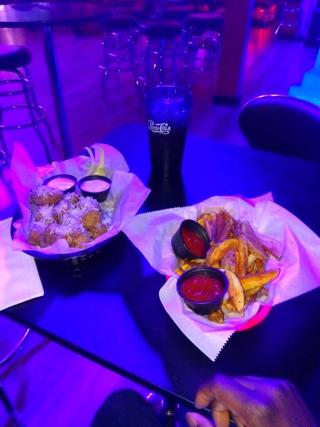 Coyotes Tavern | restaurant | 250 Little Britain Rd, Newburgh, NY 12550, USA | 8455611112 OR +1 845-561-1112