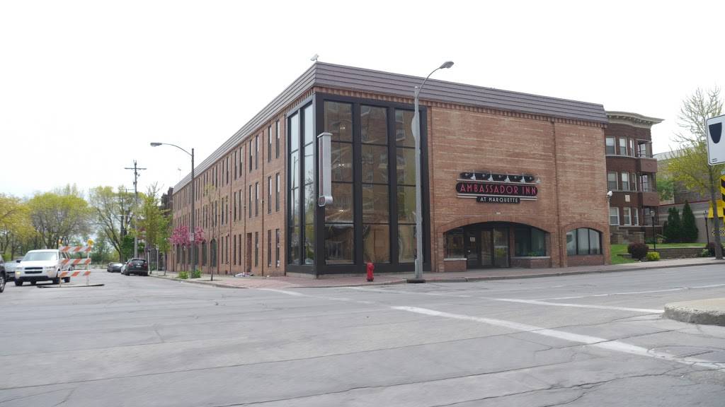 Ambassador Inn | restaurant | 2301 W Wisconsin Ave, Milwaukee, WI 53233, USA | 4143420000 OR +1 414-342-0000