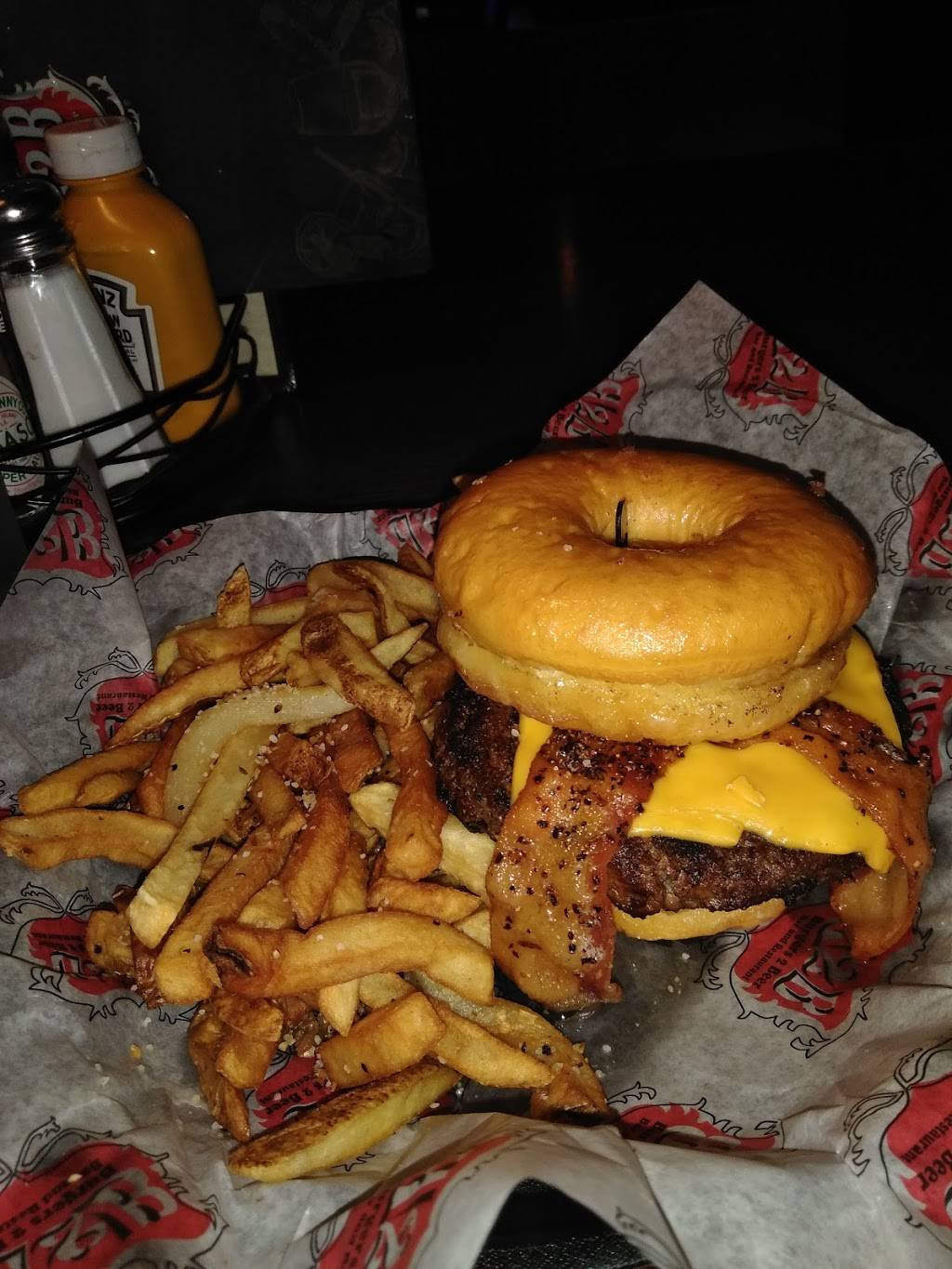 Burgers 2 Beer Solon | restaurant | 33003 Aurora Rd, Solon, OH 44139, USA | 4403492533 OR +1 440-349-2533