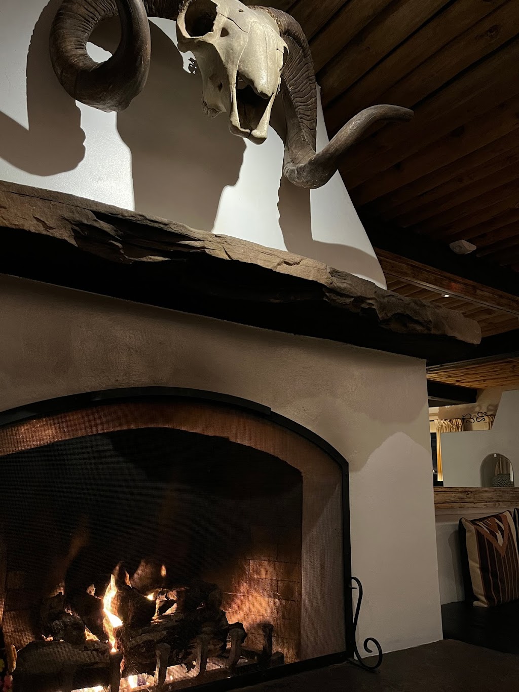 The Living Room | restaurant | 211 Old Santa Fe Trail, Santa Fe, NM 87501, USA | 5059885531 OR +1 505-988-5531