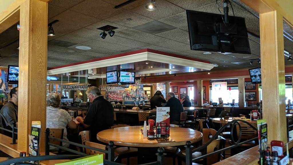 Applebees Grill + Bar | restaurant | 1135 Veterans Blvd, Redwood City, CA 94063, USA | 6503646849 OR +1 650-364-6849