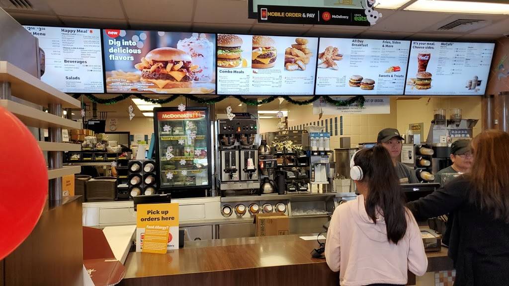 McDonalds | cafe | 414 N School St, Honolulu, HI 96817, USA | 8085321590 OR +1 808-532-1590