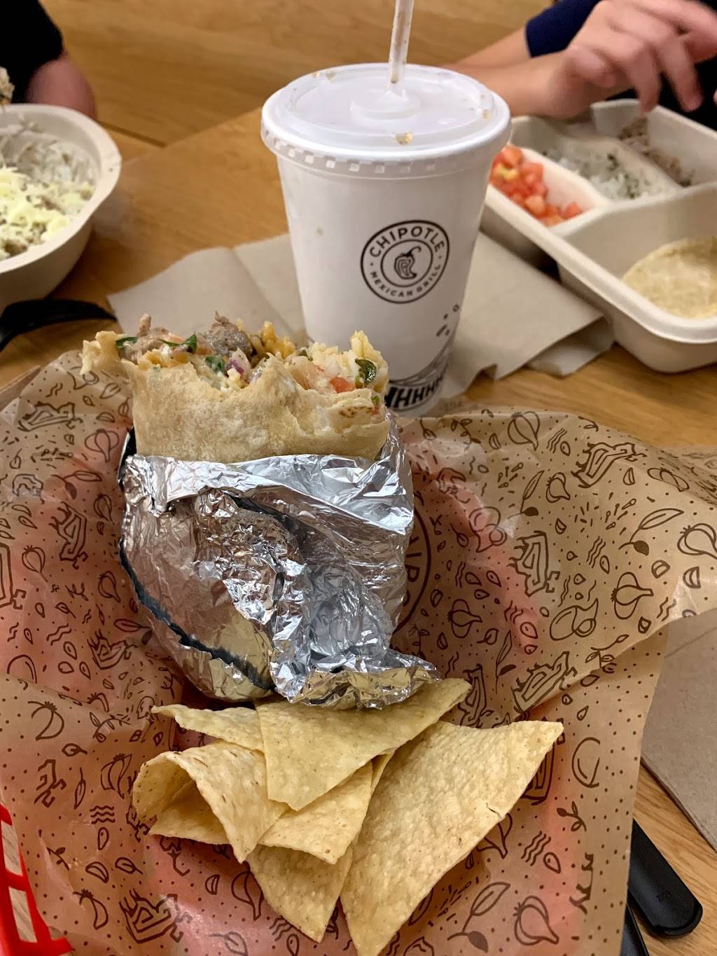 Chipotle Mexican Grill | restaurant | 3275 Vineland Rd, Kissimmee, FL 34746, USA | 4074650749 OR +1 407-465-0749