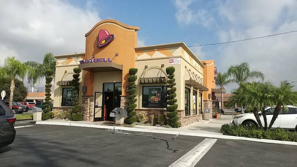 Taco Bell | meal takeaway | 11101 Woodley Ave, Granada Hills, CA 91344, USA | 8183684450 OR +1 818-368-4450