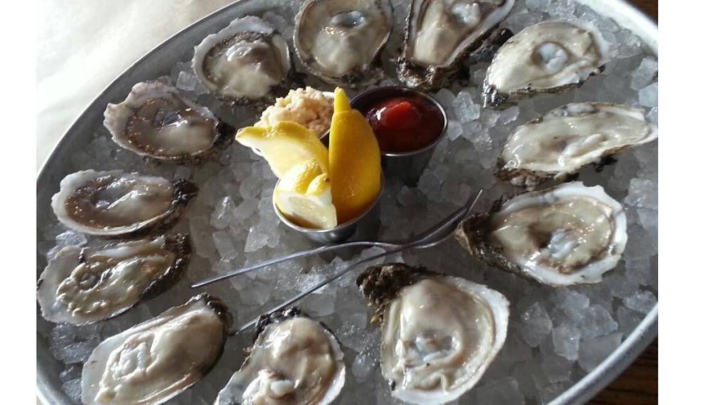 Shucks Fish House & Oyster Bar | restaurant | 1218 S 119th St, Omaha, NE 68144, USA | 4028274376 OR +1 402-827-4376