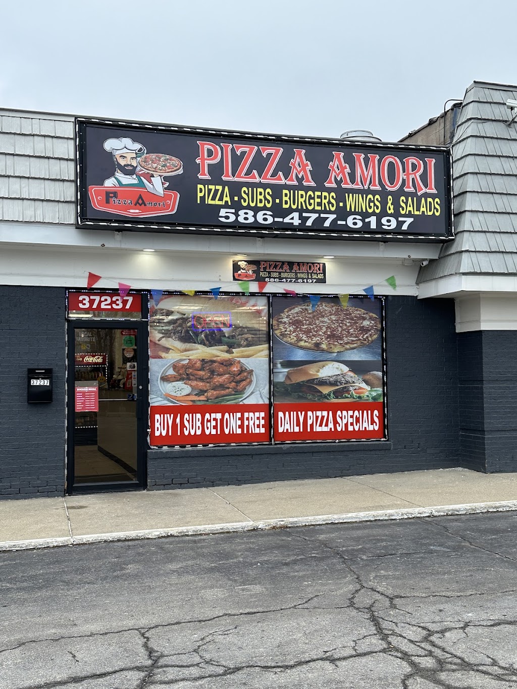Pizza Amori | restaurant | 37237 S Groesbeck Hwy, Clinton Twp, MI 48036, USA | 5864776197 OR +1 586-477-6197
