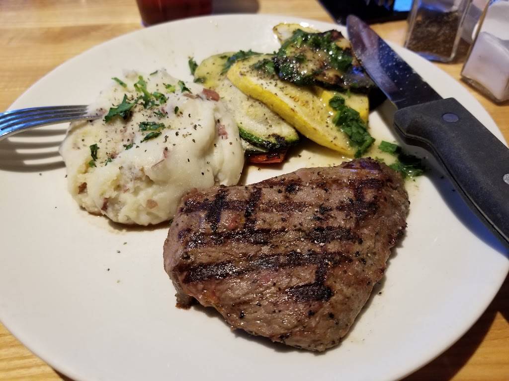 Applebees Grill + Bar | restaurant | 181 Norfleet Dr, Senatobia, MS 38668, USA | 6626124304 OR +1 662-612-4304