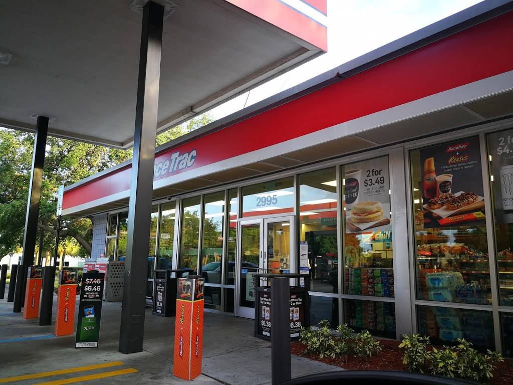 RaceTrac | bakery | 2995 45th St, West Palm Beach, FL 33407, USA | 5614711155 OR +1 561-471-1155