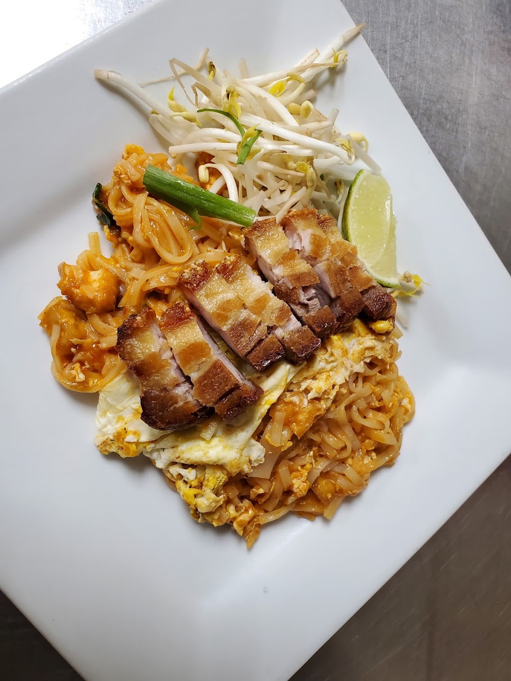 Aloy Aloy Thai Cafe II | restaurant | 20660 Westheimer Pkwy L, Katy, TX 77450, USA | 2817178964 OR +1 281-717-8964