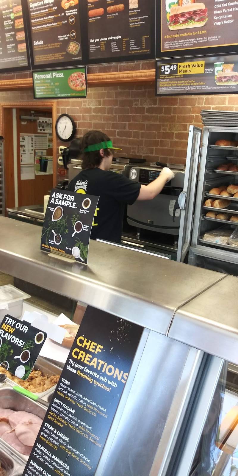 Subway | restaurant | 1767 E Broadway St, Oviedo, FL 32765, USA | 4079716920 OR +1 407-971-6920