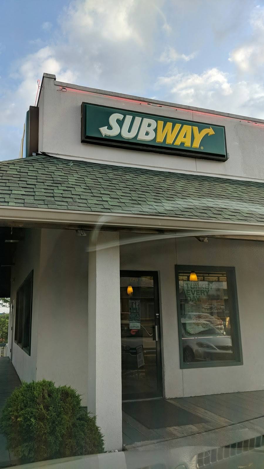 Subway | restaurant | 1259 N Fairfield Rd, Beavercreek, OH 45432, USA | 9374271518 OR +1 937-427-1518