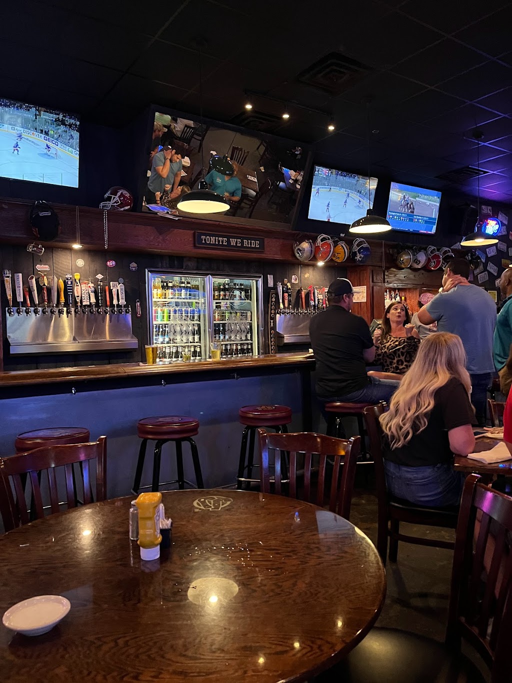 JJs Grill Conway | restaurant | 1010 Main St, Conway, AR 72034, USA | 5013360100 OR +1 501-336-0100