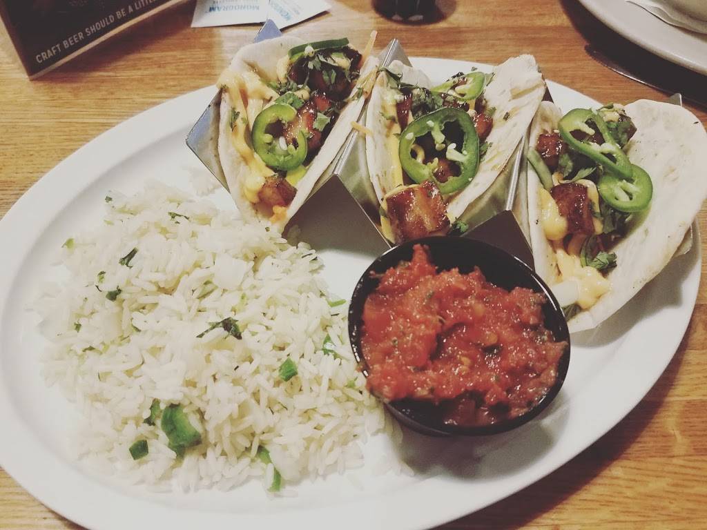 Mad Anthony Taproom | restaurant | 114 N Main St, Auburn, IN 46706, USA | 2609270500 OR +1 260-927-0500