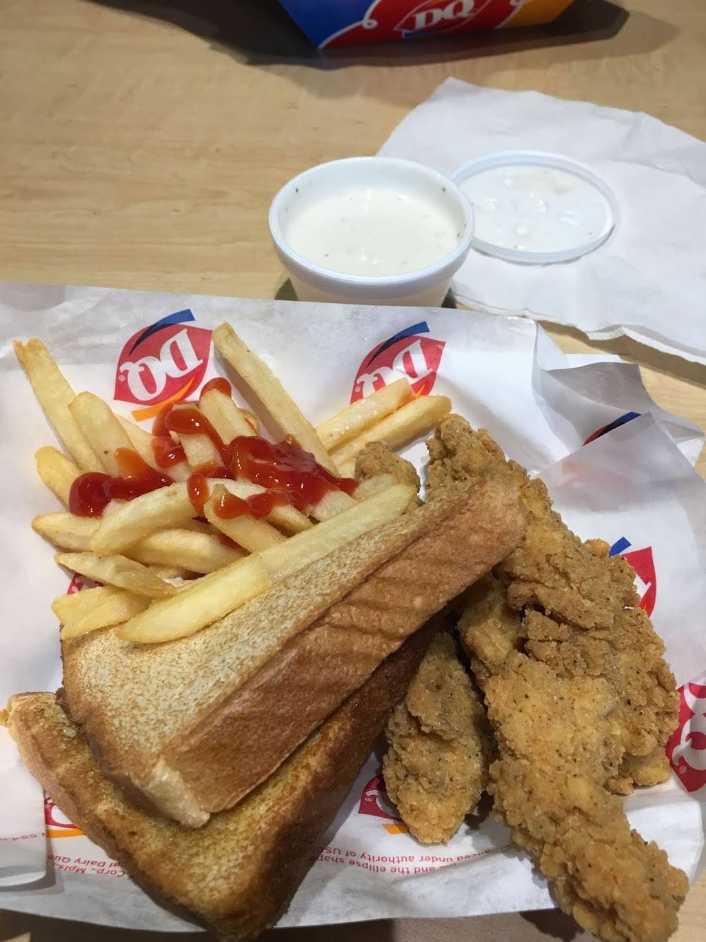 Dairy Queen Grill & Chill | restaurant | 511 E International Speedway Blvd, DeLand, FL 32724, USA | 3868736050 OR +1 386-873-6050