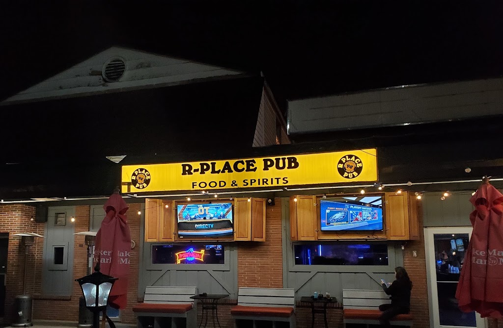 R Place Pub | meal takeaway | 9603 Whipps Mill Rd, Louisville, KY 40242, USA | 5026537614 OR +1 502-653-7614