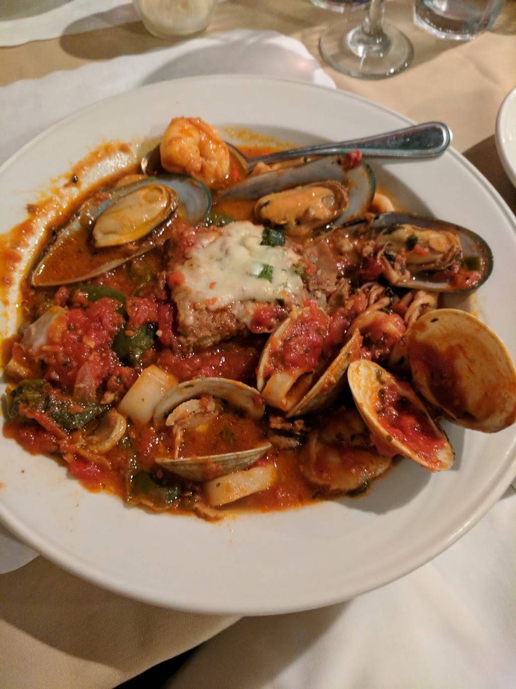 Vitos Ristorante | restaurant | 320 E 1st St, East Syracuse, NY 13057, USA | 3153784984 OR +1 315-378-4984