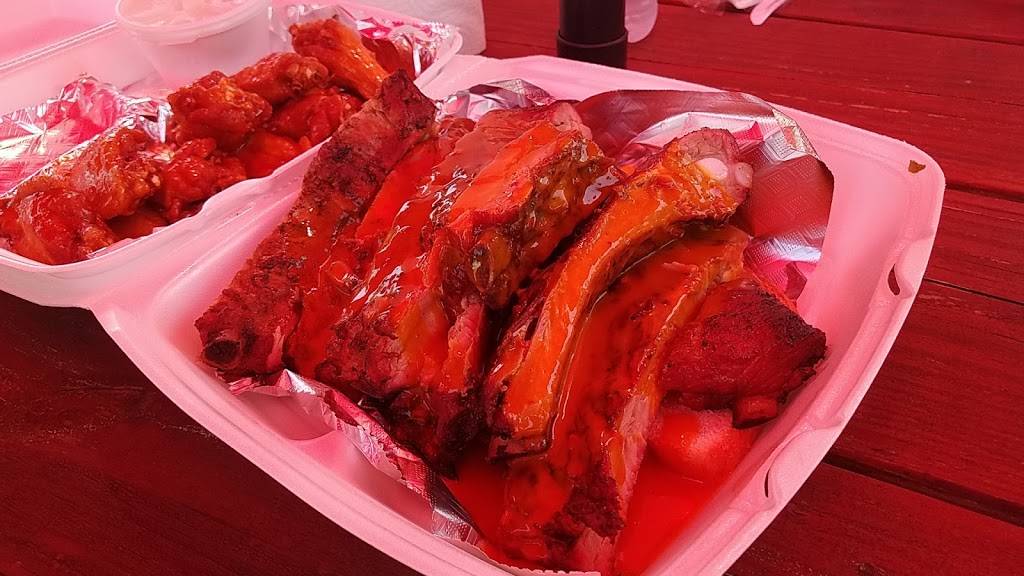 Finger Lickin BBQ & Wings | restaurant | 218 N Orange St, New Smyrna Beach, FL 32168, USA | 3864103427 OR +1 386-410-3427