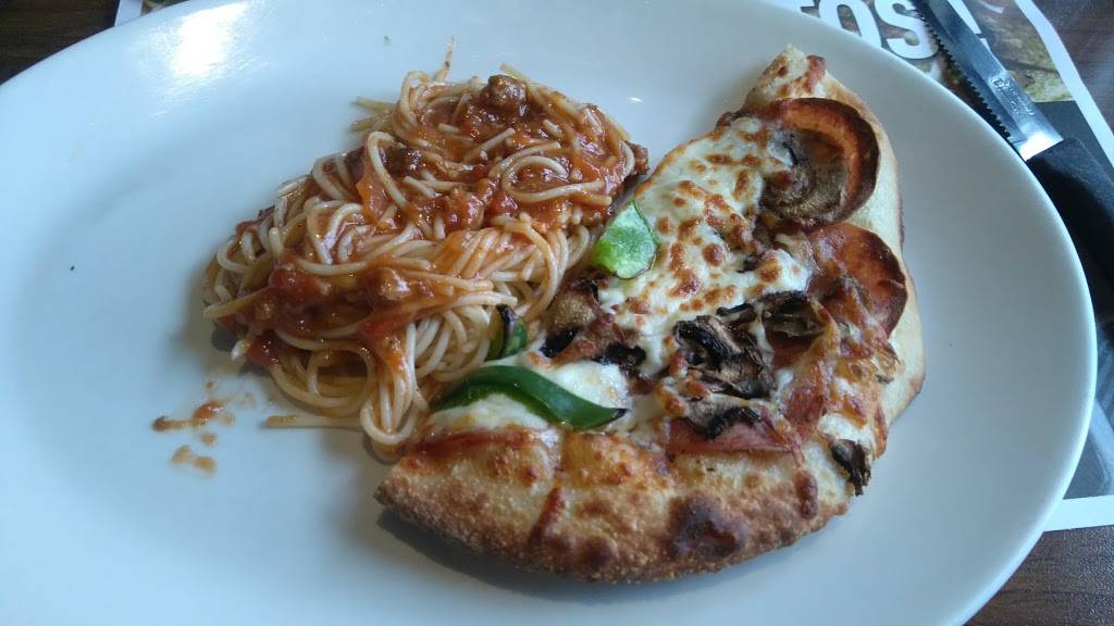 Barbies Resto Bar Grill | restaurant | 1175 Chemin du Tremblay, Longueuil, QC J4N 1A2, Canada | 4504680505 OR +1 450-468-0505