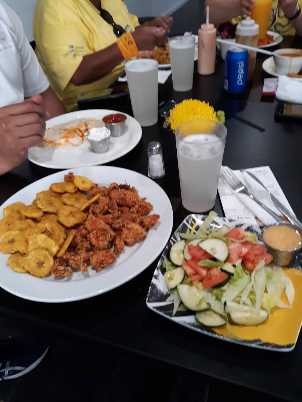 Mi Casa Su Casa | restaurant | 320 Penn St, Reading, PA 19602, USA | 6103751161 OR +1 610-375-1161