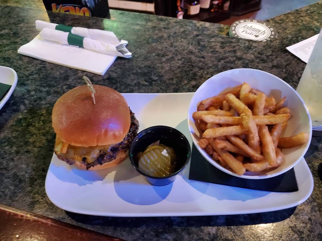 Johnny Js Pub & Grille, Springfield | restaurant | 2891 E Waterloo Rd, Akron, OH 44312, USA | 3306283773 OR +1 330-628-3773