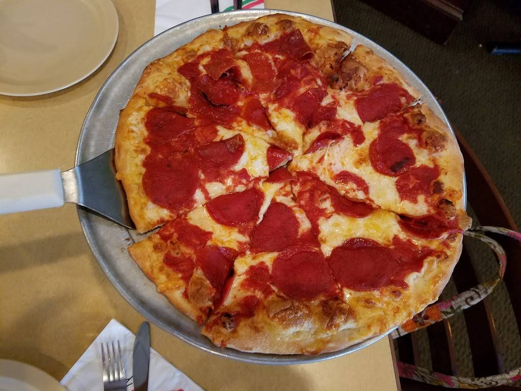 Grotto Pizza | meal takeaway | 2015 Concord Pike, Wilmington, DE 19803, USA | 3028882222 OR +1 302-888-2222