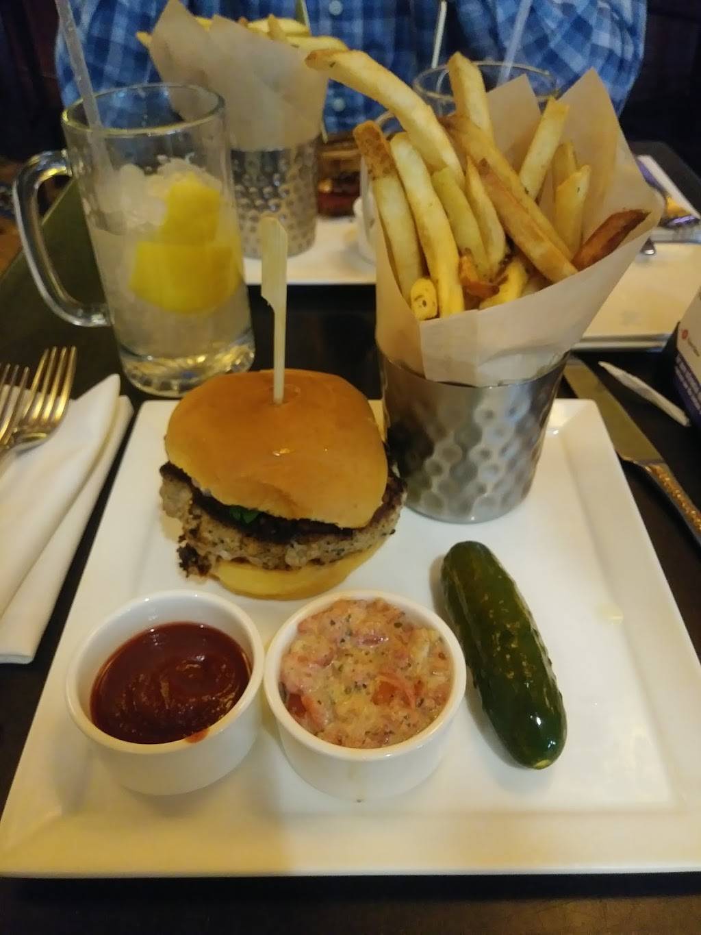 The Pub by Wegmans | restaurant | 500 Montgomery Mall, North Wales, PA 19454, USA | 2676770760 OR +1 267-677-0760