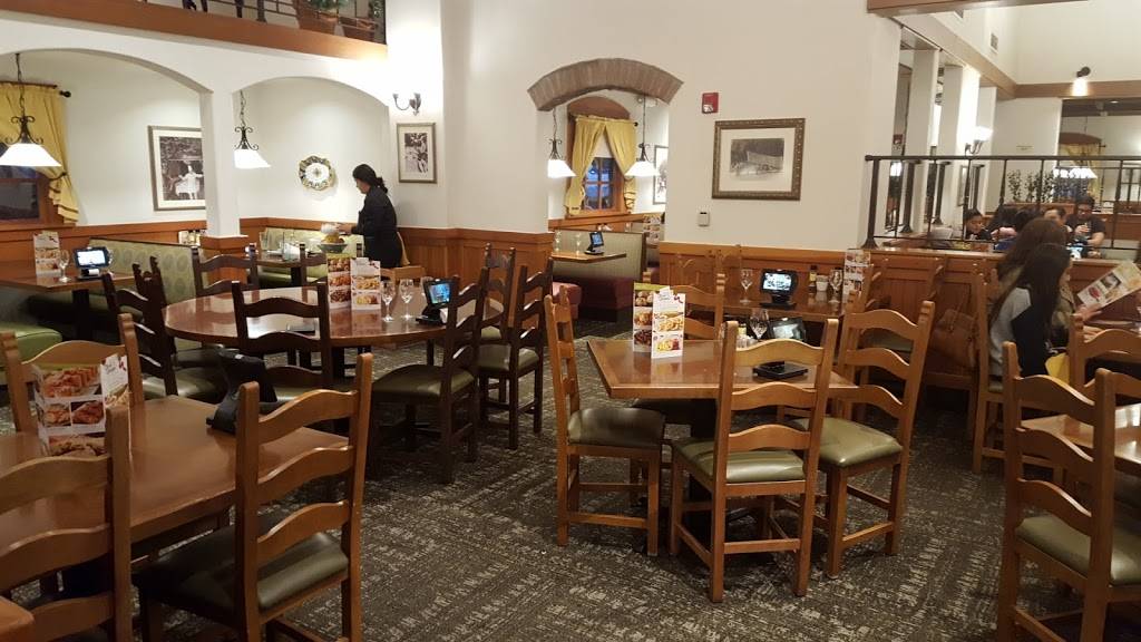 Olive Garden Italian Restaurant | meal takeaway | 3140 Naglee Rd, Tracy, CA 95304, USA | 2098359926 OR +1 209-835-9926