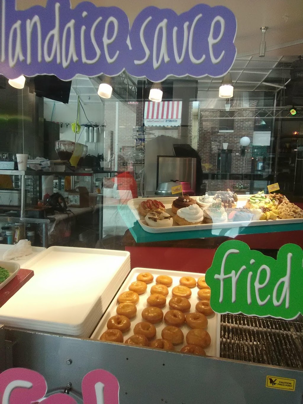 Crazy Donuts at OWA | restaurant | 101 J S OWA Blvd, Foley, AL 36535, USA | 2513782829 OR +1 251-378-2829