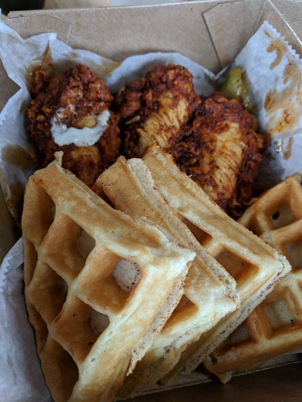 Eugenes Hot Chicken | restaurant | 2268 9th Ave N, Birmingham, AL 35203, USA | 2053227555 OR +1 205-322-7555