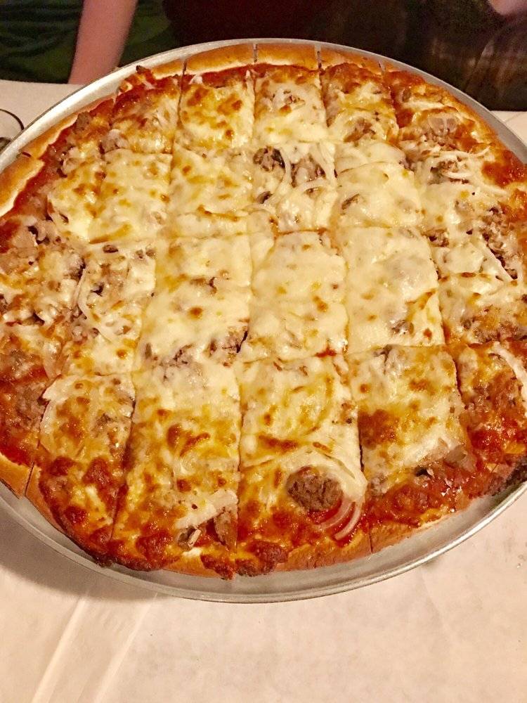 Giulianos Pizza | restaurant | 40 Village Pl, Hinsdale, IL 60521, USA | 6307341500 OR +1 630-734-1500